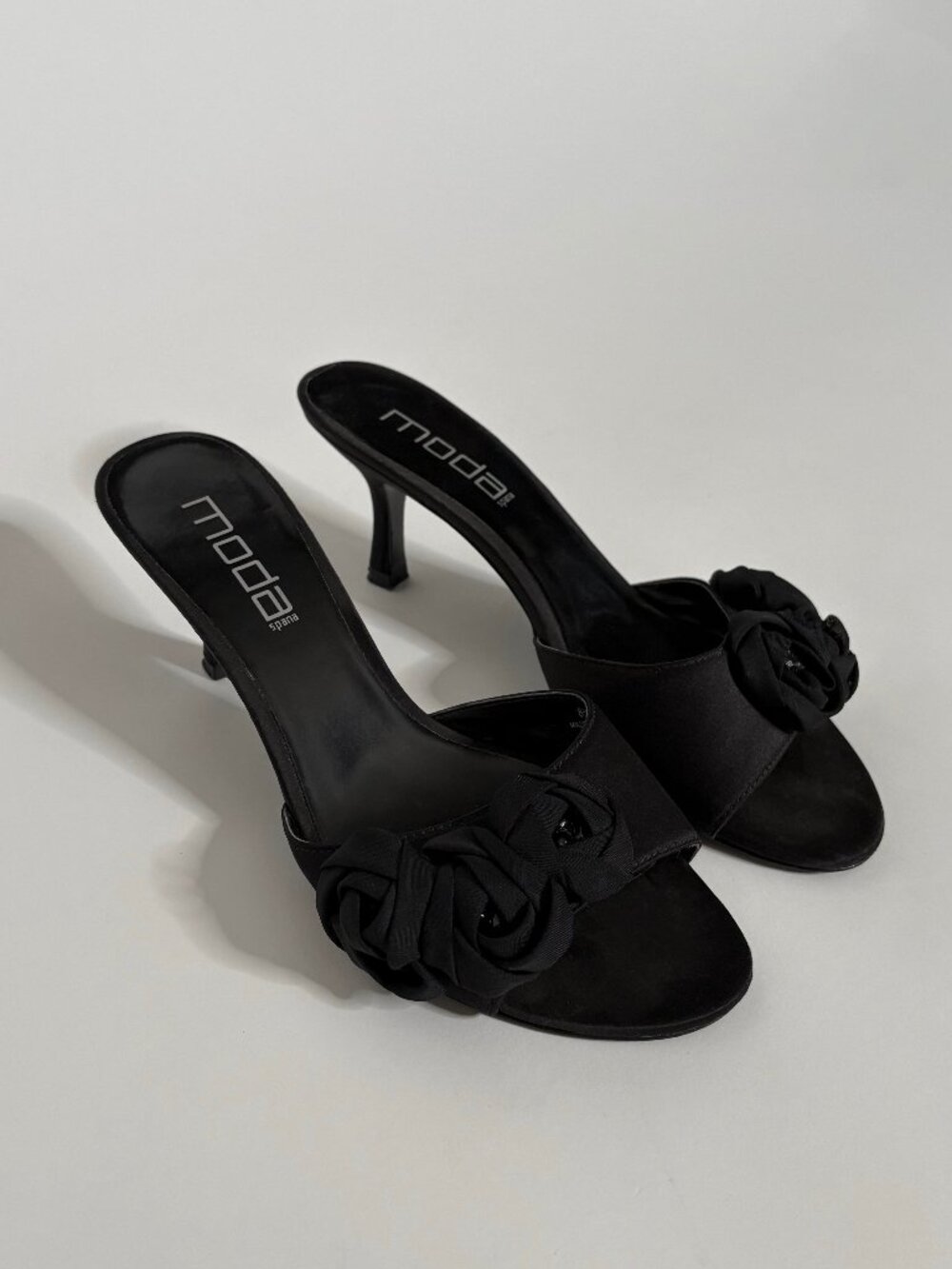 Moda Spana black rosette kitten heels